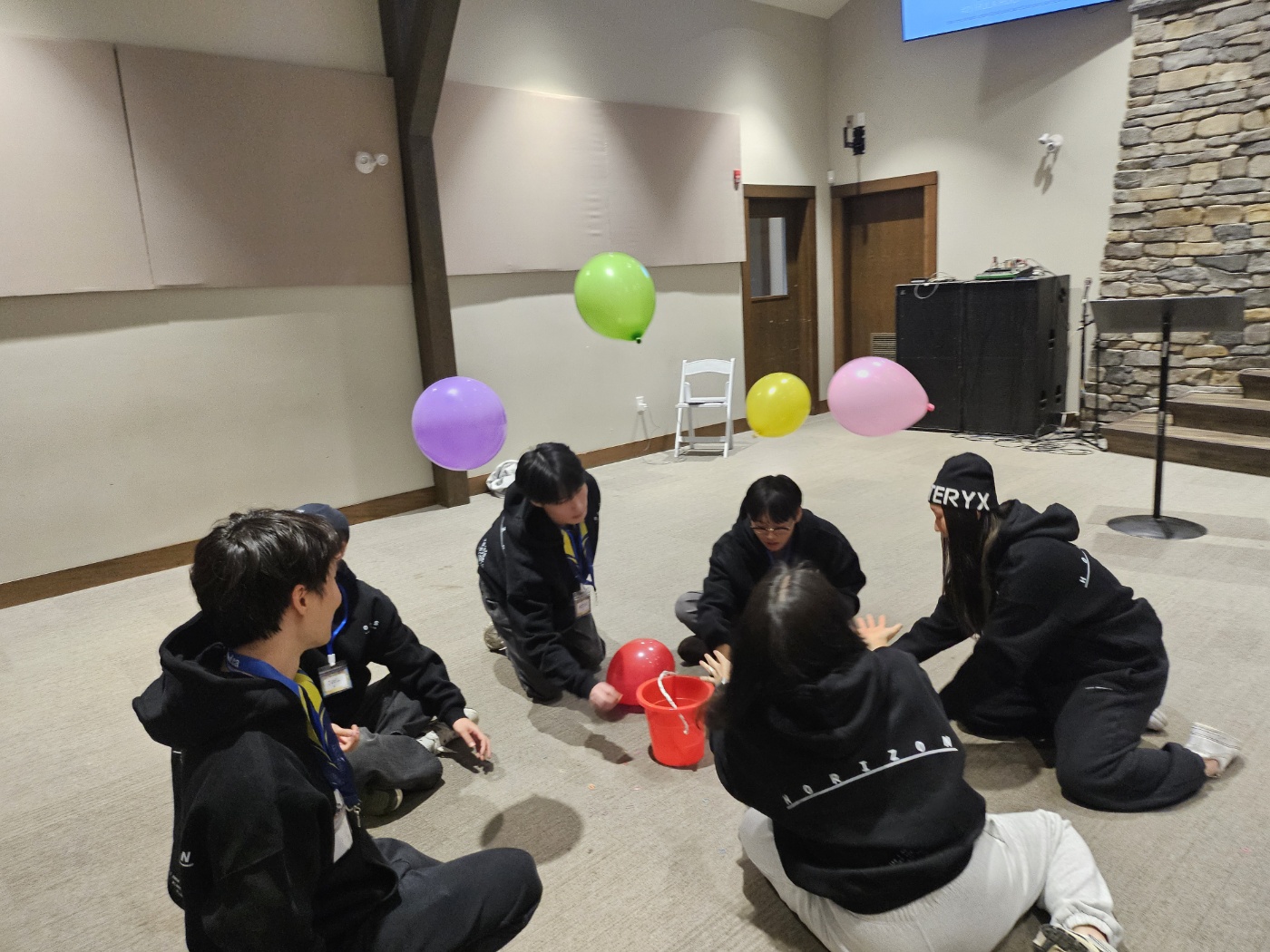 3_오이코스수련회_게임1.jpg