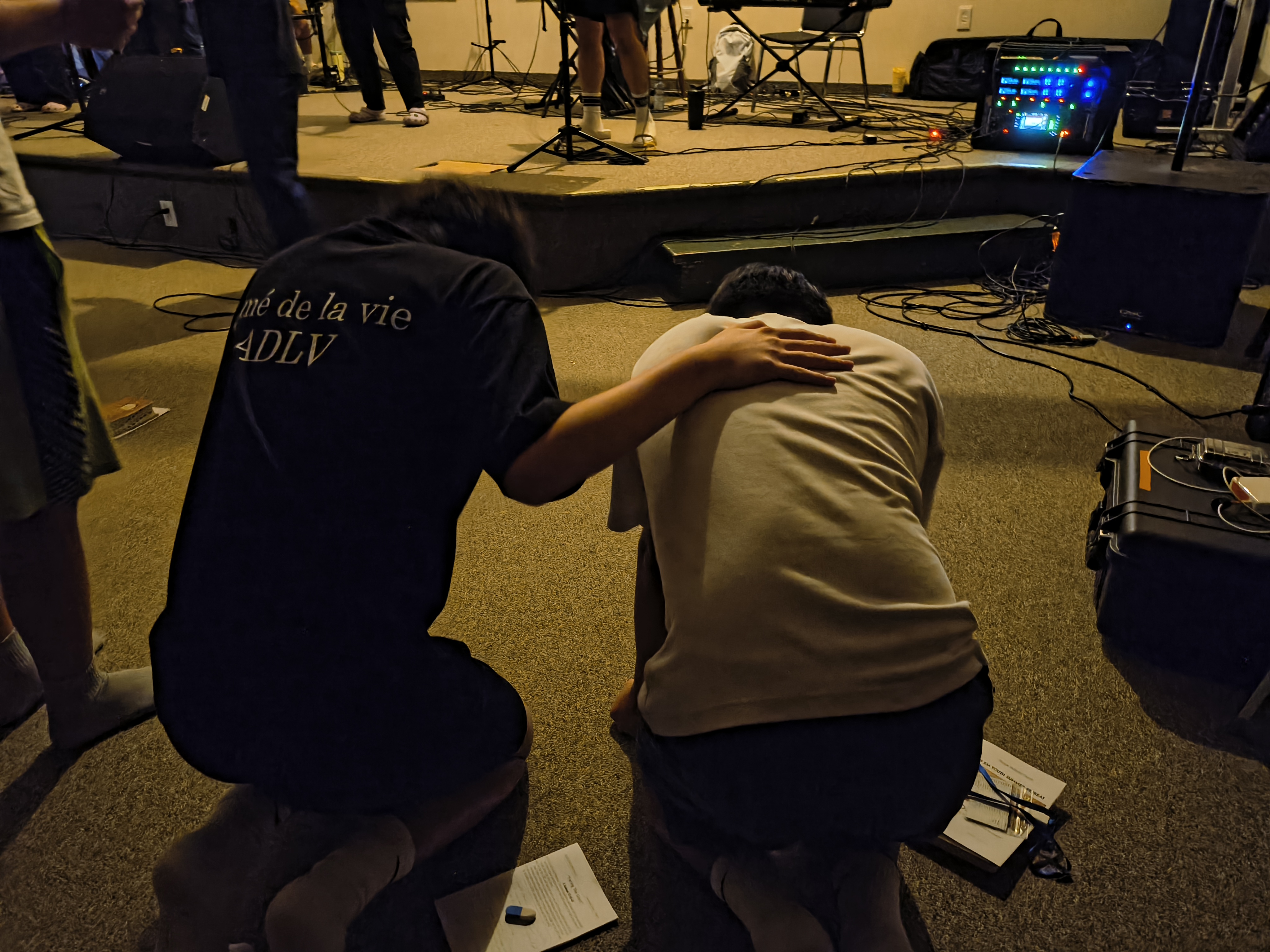 207_worship prayer.jpg