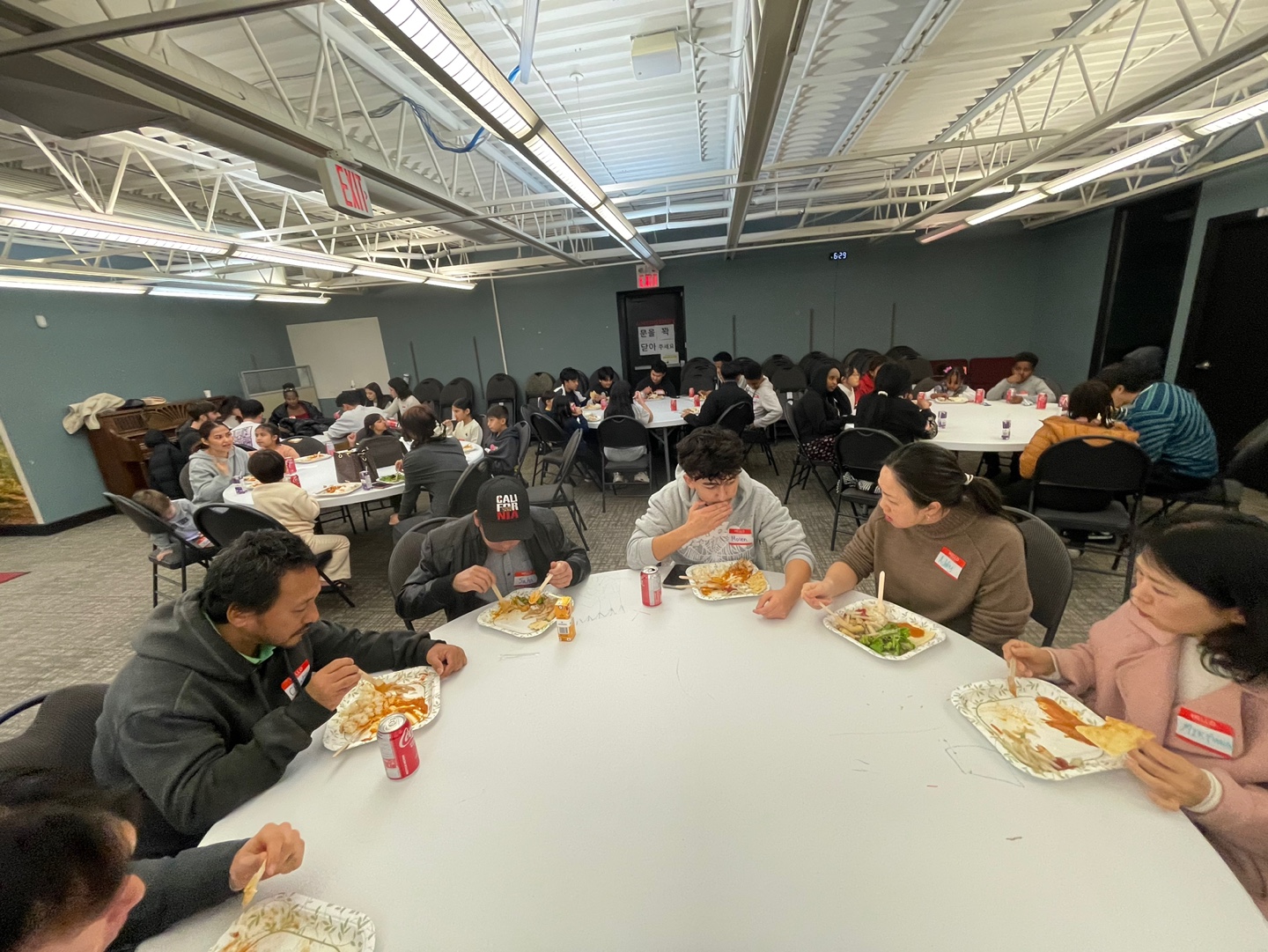 09_오이코스 단기선교 식사3.jpg