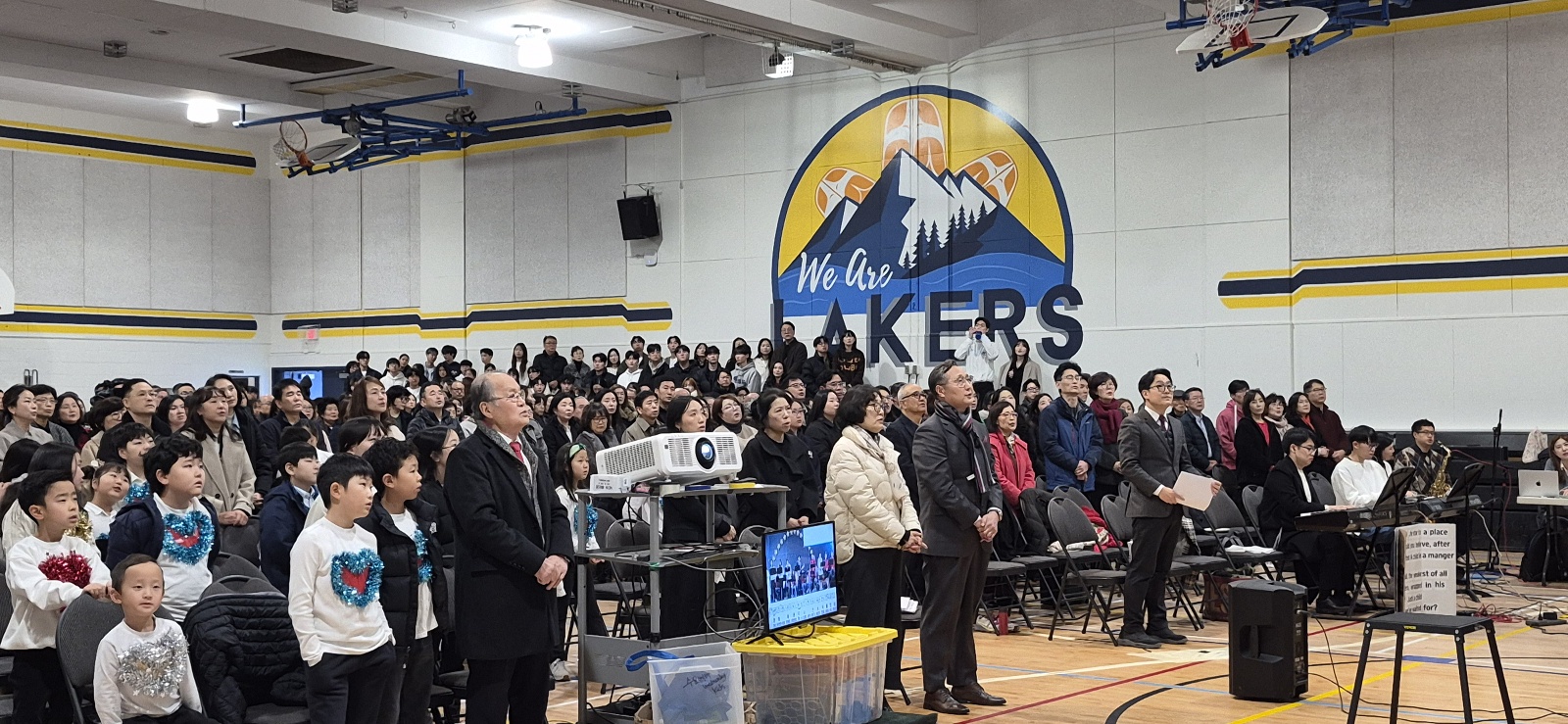 3_성탄발표회_단체_담임목사님 포함.jpg