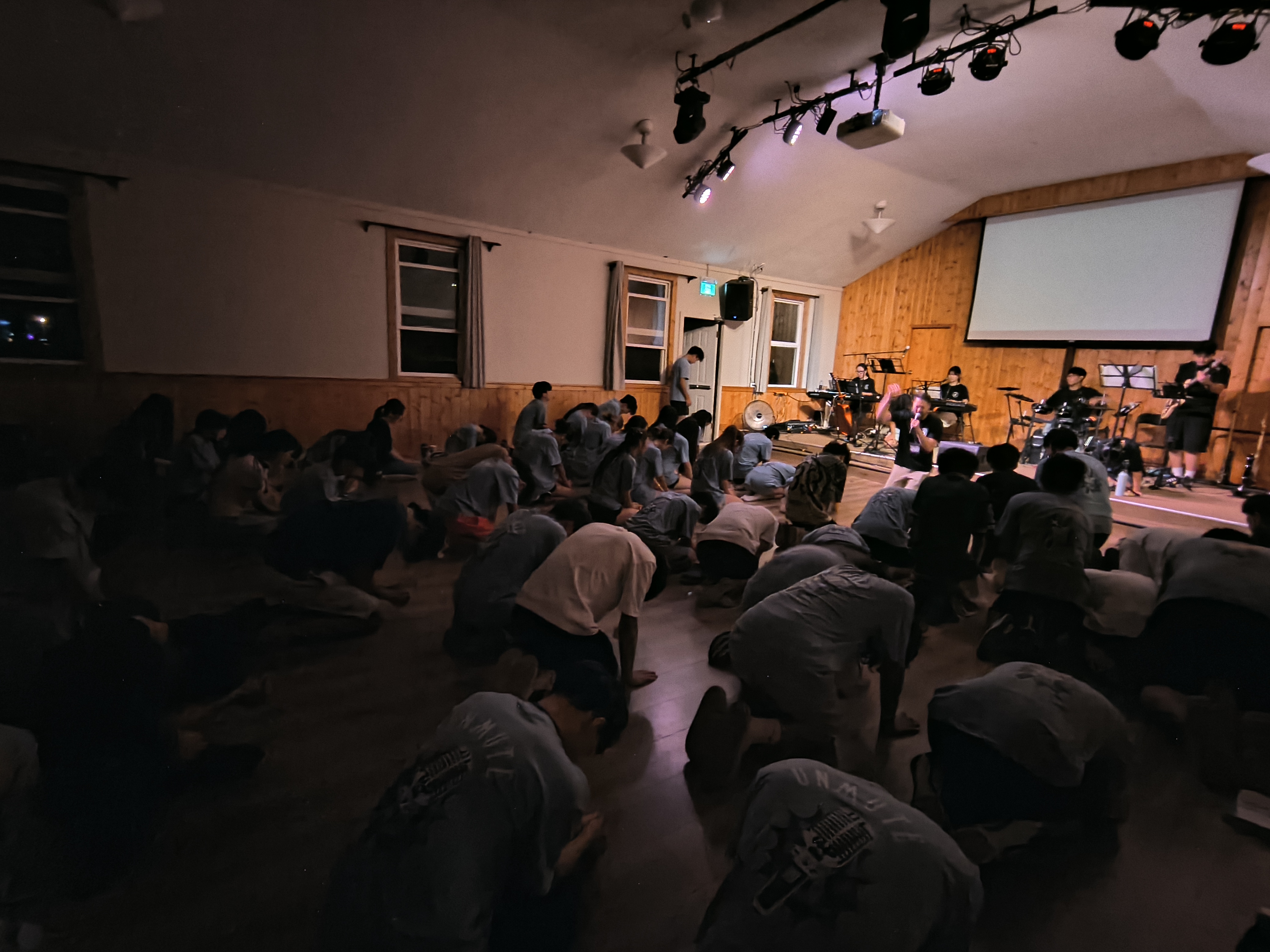 105-EM YOUTH 수련회.jpg